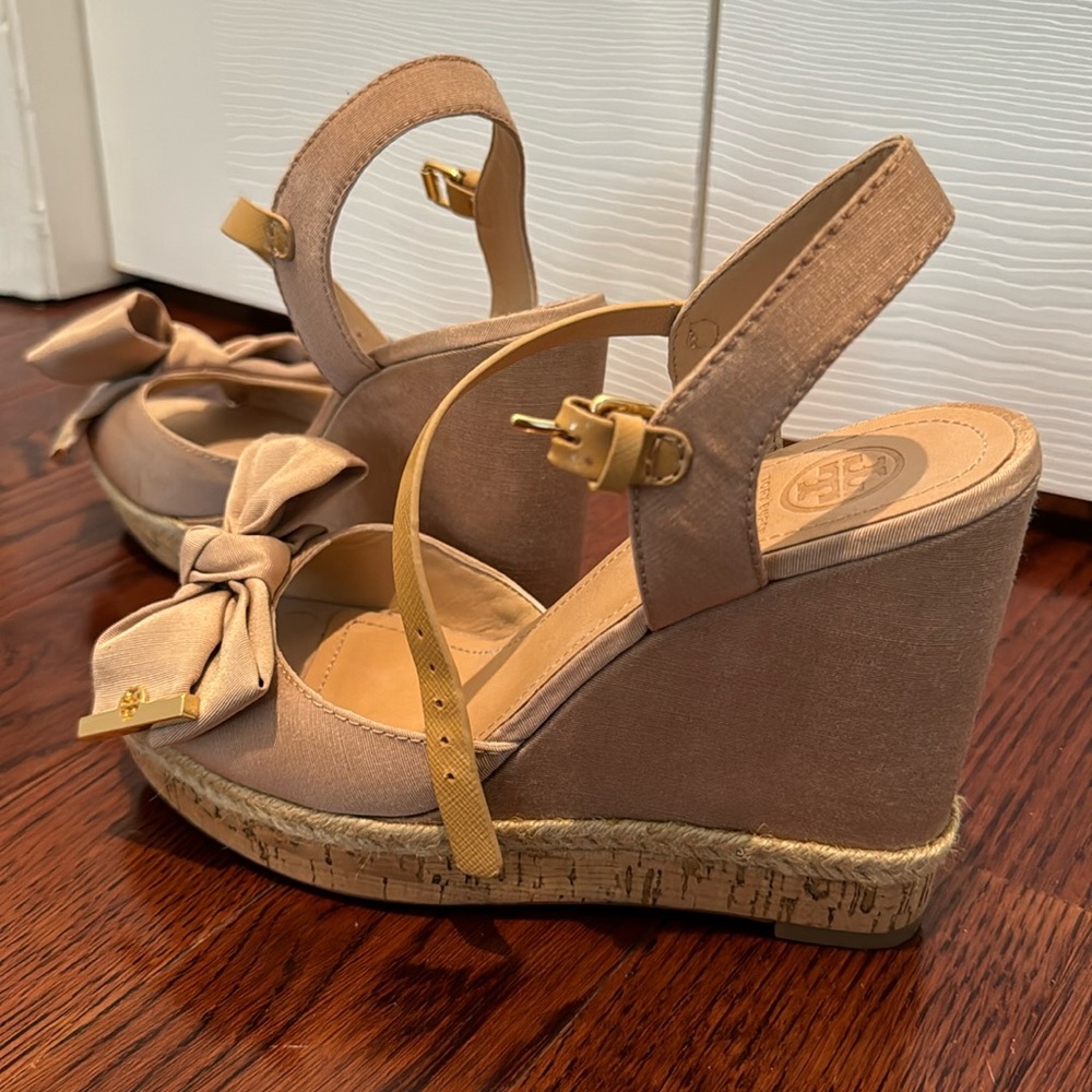Tory Burch Wedges (Light Rose/Tan Color) Size 8.5